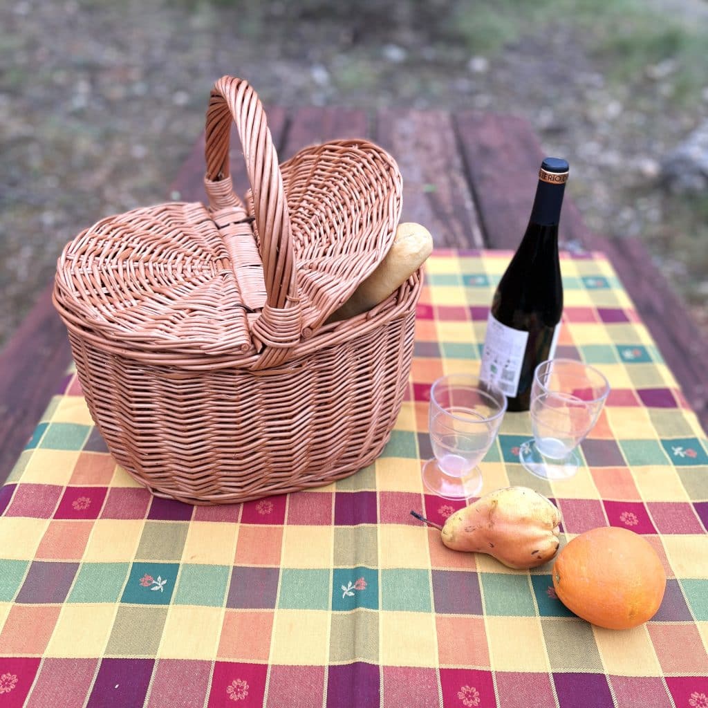 Cesta de picnic de mimbre con tapas para almacenamiento