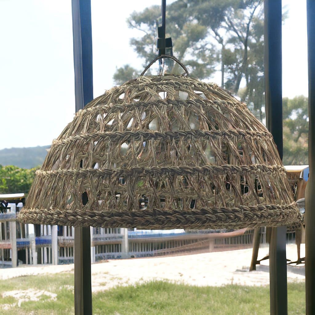 Lampara de techo de esparto.