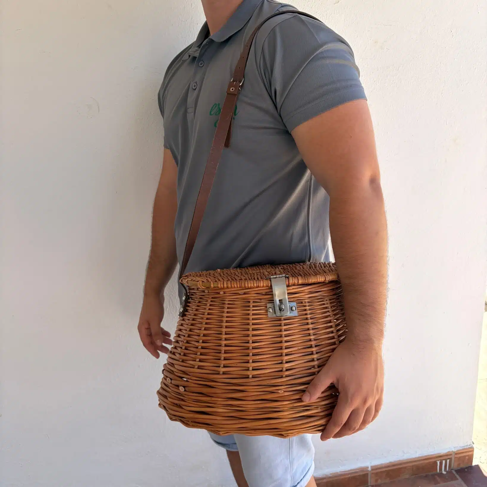 cesta de mimbre de pesca
