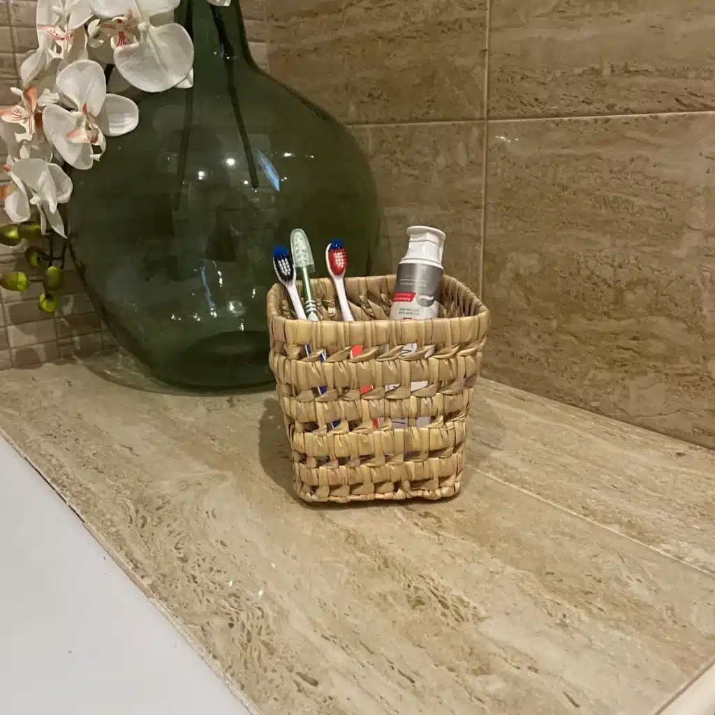 cesta de baño cuadrada de palma