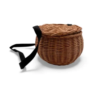 Bolso bandolera de mujer de mimbre trenzado con tapa